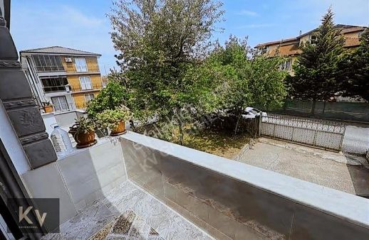 Kv Gayrimenkul'den Yazlık'ta Satılık Üç Daireli Müstakil Bina