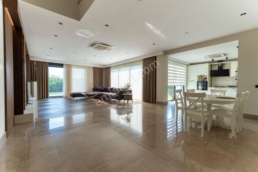 Antalya Döşemealtı Yeşilbayır'da Site İçi Mustakil Havuzlu Villa