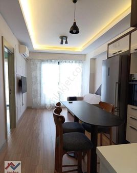 Bornova Park Yaşam Sitesinde Kiralık Eşyalı 1+1 Daire