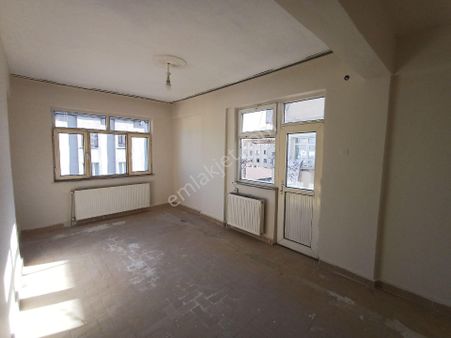 Satılık 2+1 Ofis Rızvanağa Cad Canik A