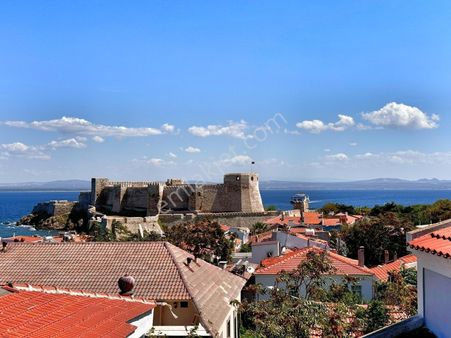 Bozcaada'nın Kalbinde Muhteşem Konsepte Sahip Fırsat Ada Evi