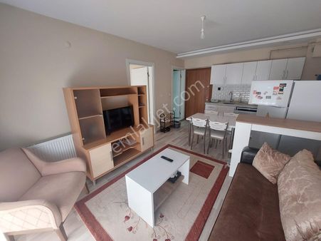 Devlet Hastanesi Yakını Havuzlu Sitede Kiralık 1+1 Lüks Eşyalı