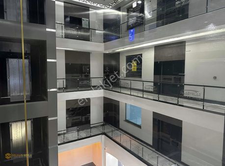 Palabıyıklar Plazada 2+1 Arakat Yapılı 110m2 Kiralık Ofis