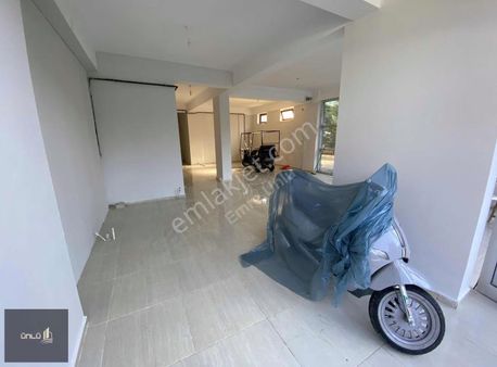Halitpaşa Mah Mühteşem Lokasyonda Kiralık Dükkan