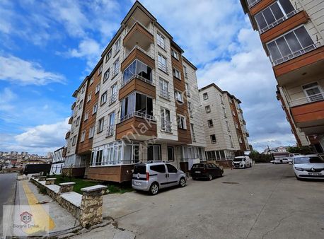 Karşıyakada 90 M2 1.kat 8 Yaşında 2+1 Mutfak Ayrı Satılık Daire