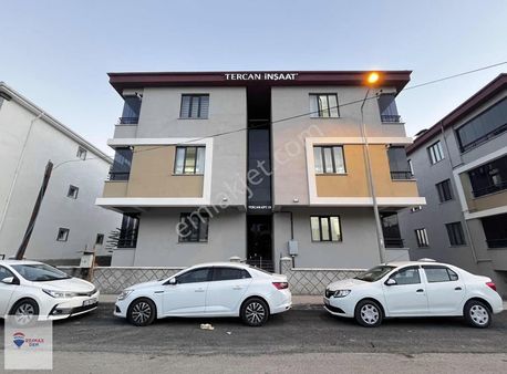 Remax Dem'den Barbarosta Kiracılı Balkonlu Satılık 1+1 Daire