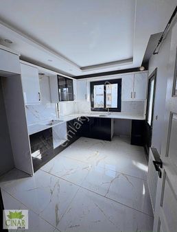 Çınar Emlak'tan Mithat Paşa Mahallesinde 2+1 Kiralık Sıfır Daire