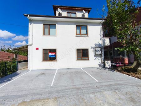 Remax Natural Den Topçular Merkezde Müstakil Tadında 3+1 Kiralik