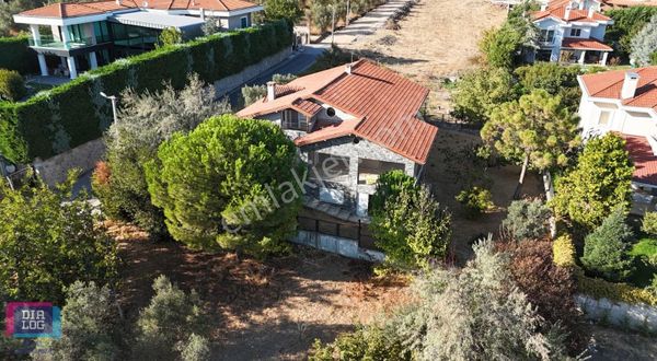 Dıalog İdeal Den Nilüferköy De Satılık 3 Katlı Villa