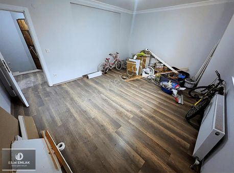 Özgürlük Mah Ferah Balkonlu Geniş 3+1 Ters Dubleks Daire