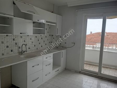 Samsun İlkadım Selahiye Mahallesinde 3+1 Temiz Kiralık Daire