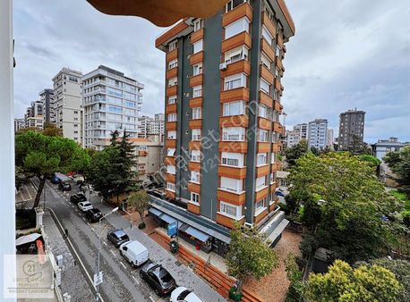 Caddebostan'da Bağdat Caddesine 2. Bina Eşyalı 3+1 Lüx Daire
