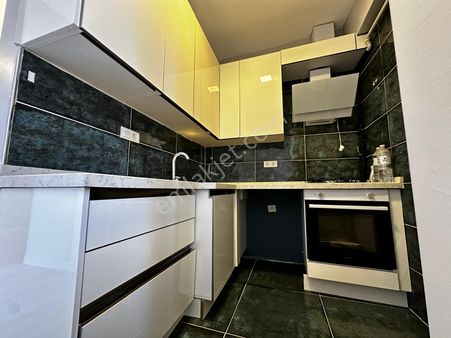 Fatih Molla Gürani Mahallesi Oğuzhan Caddesinde Asansörlü / 2+1/85m2/5. Kat Satılık Daire