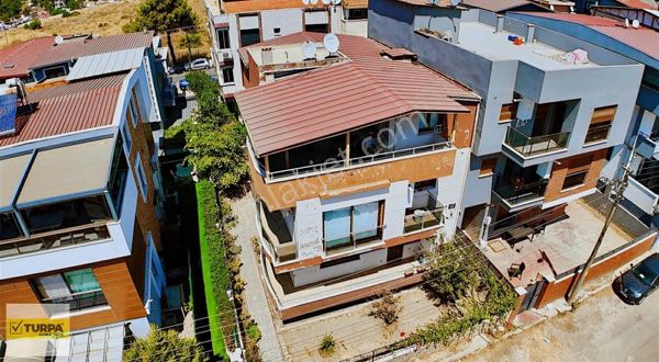 Cuma İnce'den 4+1 Park Cepheli Ve Bahçeli Dubleks