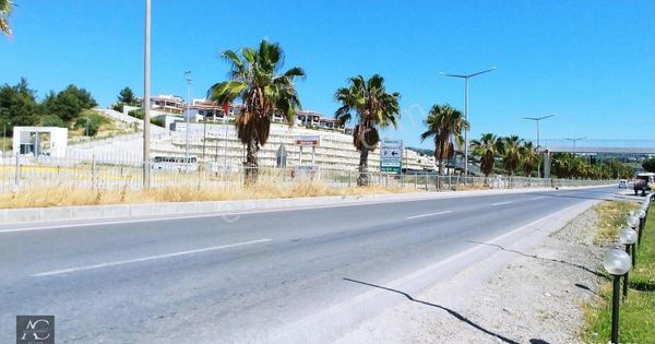 Avm Bolgesınde 20/40 Imarlı Yatırıma Cok Uygun 4500 M2 ( 18-23 Arası Vıllalık )satılık Fırsat Arsa