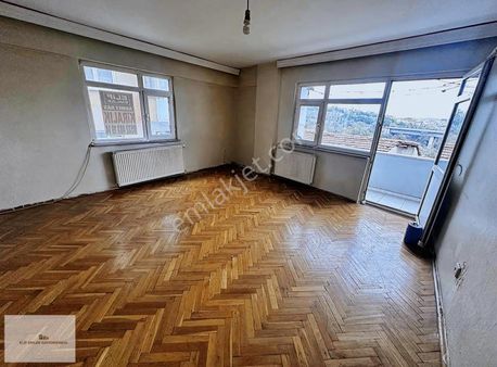 Elif Emlaktan Kiralık 1+1 Balkonlu Daire