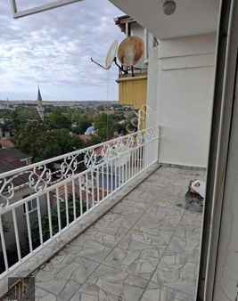 Merkez Saraçhane Sağlık Ocağı Yanı Kiralık 3+1 Daire