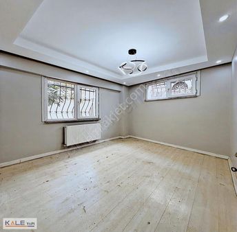 Bahçeşehir Lokasyonunda Yatırımlık Geniş Tek Daire Üzeri 2+1