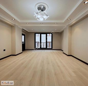 Tem Otoyolunun Dibinde Sıfır 2+1 Arakat Daire