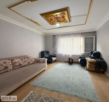 Metrobüse Yürüme Mesafesinde 2+1 Lüks Dekorlu Bahçe Katı