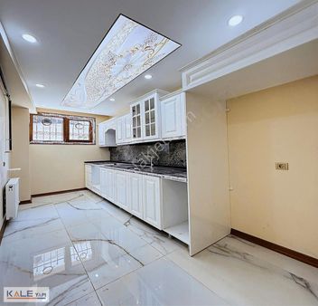 Metro Projesının Dibinde Satılık Sıfır 3+1 Bahçe Katı