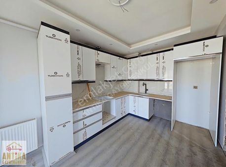 Antika'dan Millet Caddesinde Köşe Konumda Dubleks Daire