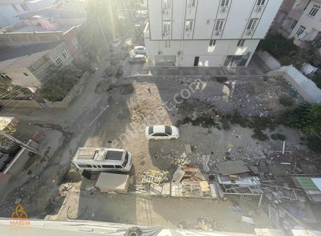 Piazza Civarı Balkonlu Kiralık 1+1 Daire