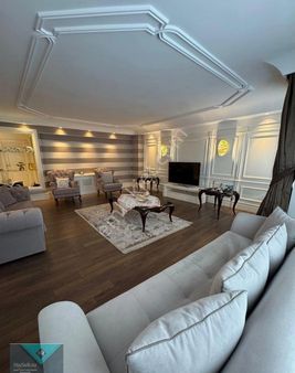 Çiftlik Mahallesinde Eşyalı Satılık Lüks Daire