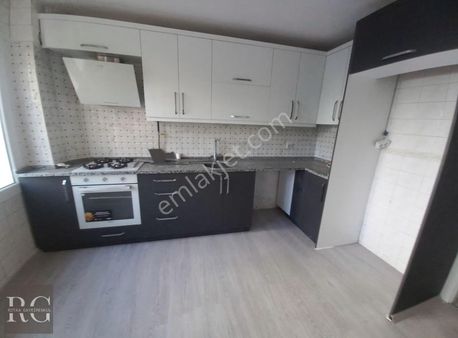 Rotaa Gayrimenkulden Halk Yapıda Tadilatlı Satılık Arakat Daire