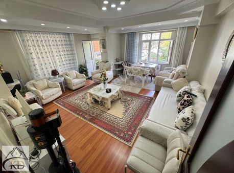 Kösedağ İnş. Tramvayın Dibinde Satılık 3+1 135m2 1.kat