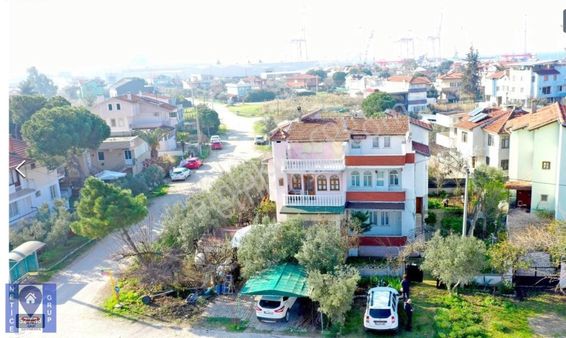 Gemsaz'da Satılık 3 Katlı Villa