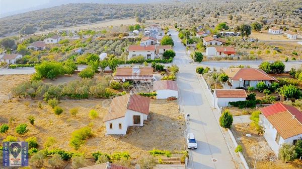 İzmir Menderes Serköy Çakaltepe Evlerinde Satılık Müstakil Villa