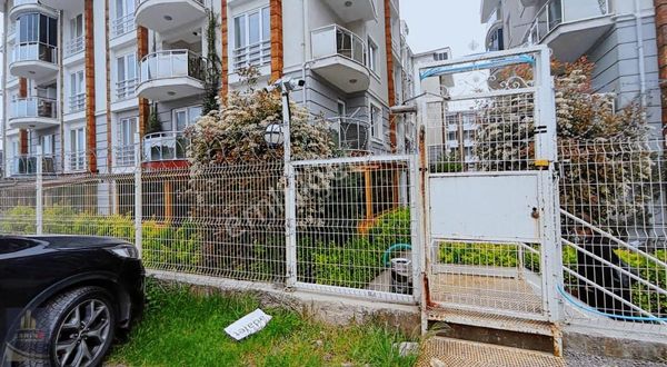 Yenikent Ekin Sitesi Güvenlikli Ve Havuzlu 3+1 Bahçe Dubleks