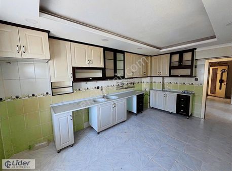 /lider'den/beyazıt'da Kök Tapu 3+1 Köşe Başı Satılık Daire/