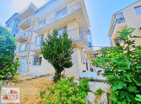 Emirgan / Satılık Boğaz Manzaralı Müstakil Ev