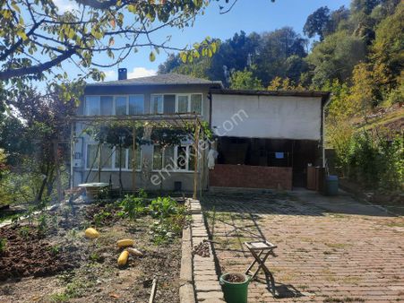 Hamidiye'de Icinde Bag Evi Bulunan Satilik