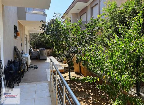 Çeşme Çiftlikköy Mahallesin'de 1+1 Bahçe Katı Eşyalı 1+1 Satılık