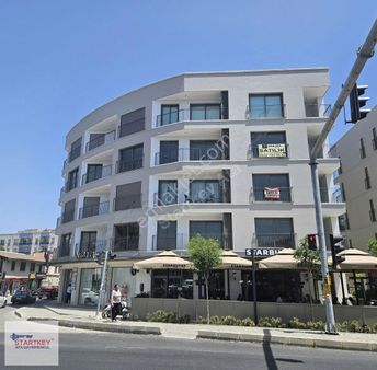 Seferihisar Camikebir Mahallesi Cadde Üstü 3+1 Satılık Daire