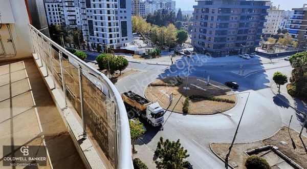 Bayraklı Osmangazi Merkezi Konumda Kiracısız Satılık 3+1 Daire