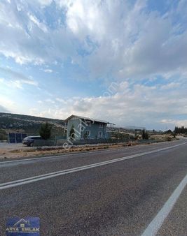 Arya"dan Tarsus Meşelik Köyünde Satılık Prefabrik Ev Ve Arsası