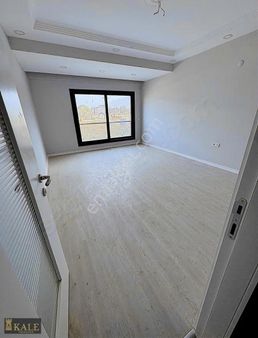 Kale'den Fen Lisesi Civarında Kiralık 3+1