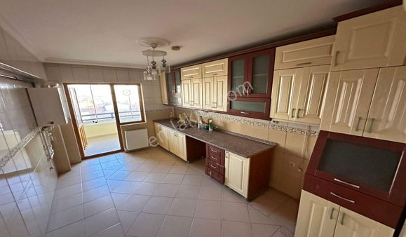 Atapark Cadde Üzeri Manzaralı Genç Bina Asansörlü Kaçırılmayacak Bölgede