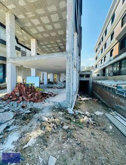 Hem Sahile Hem Anayola Cephe Kiralık Dükkanlar