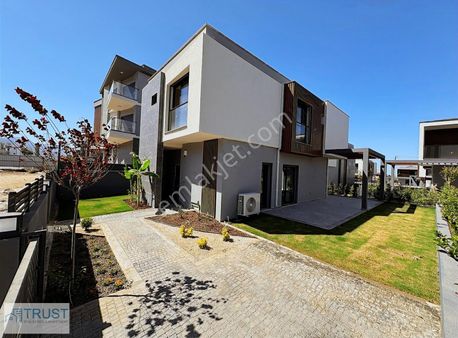 Kuşadası Davutlar 3+1 Ultra Lüks Sıfır Villa