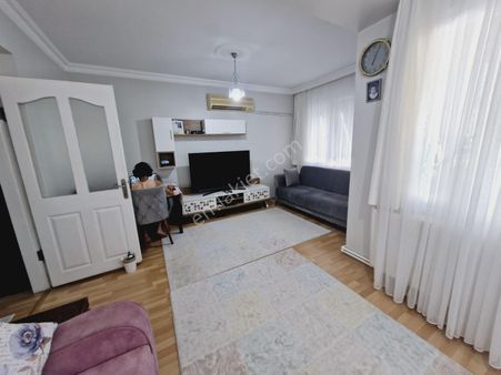 İnönü Caddesi Ve Metro İstasyonuna Çok Yakın Çift Cepheli Temiz Bakımlı Daire