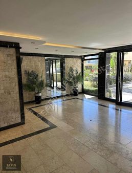 Seferihisar Cadde Üzerinde Ultra Lüks Yapısıyla4+1 Satılık Daire