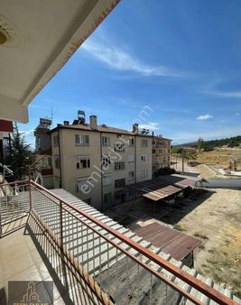 Antalya Elmalı İlçesinde Osman Nuri Çınar Ortaokulu Arkasında 1+1 Doğalgazlı Kiralık Daire