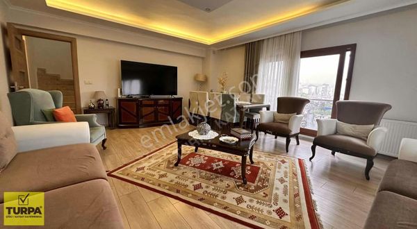 Karşıyaka İmbatlı'da Satılık 4+1 Teraslı Lüks Dubleks Daire