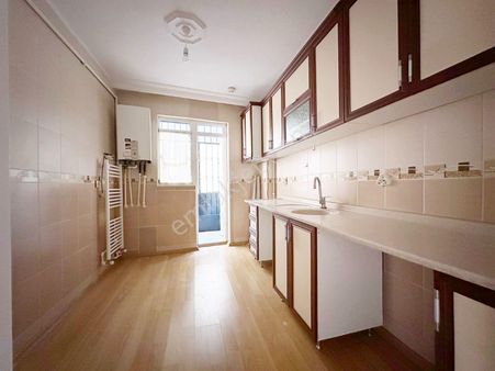 Kuşcağız Mahallesi'nde Cadde Üzerinde 2+1 Daire!