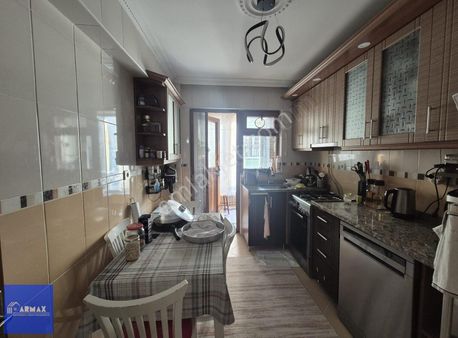 Gaziosmanpaşa Salı Pazarın'da 3+1 Ara Kat 115 M² Bakımlı Daire..